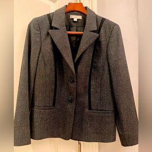 Woman’s Business Pant Suit by Caslon Size 6P